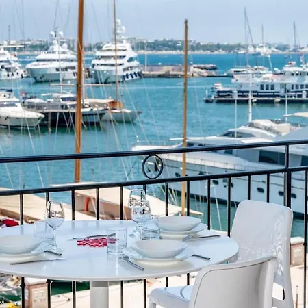 C096-apt Overlooking The Old Port The View Is Magical Apartment Cannes