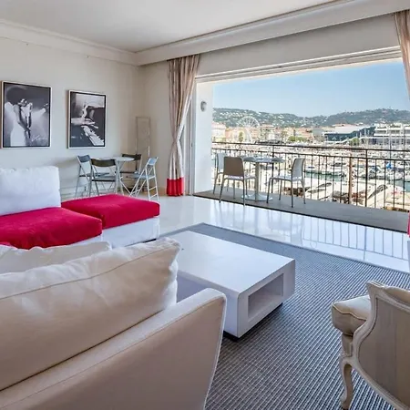C096-apt Overlooking The Old Port The View Is Magical Apartment Cannes